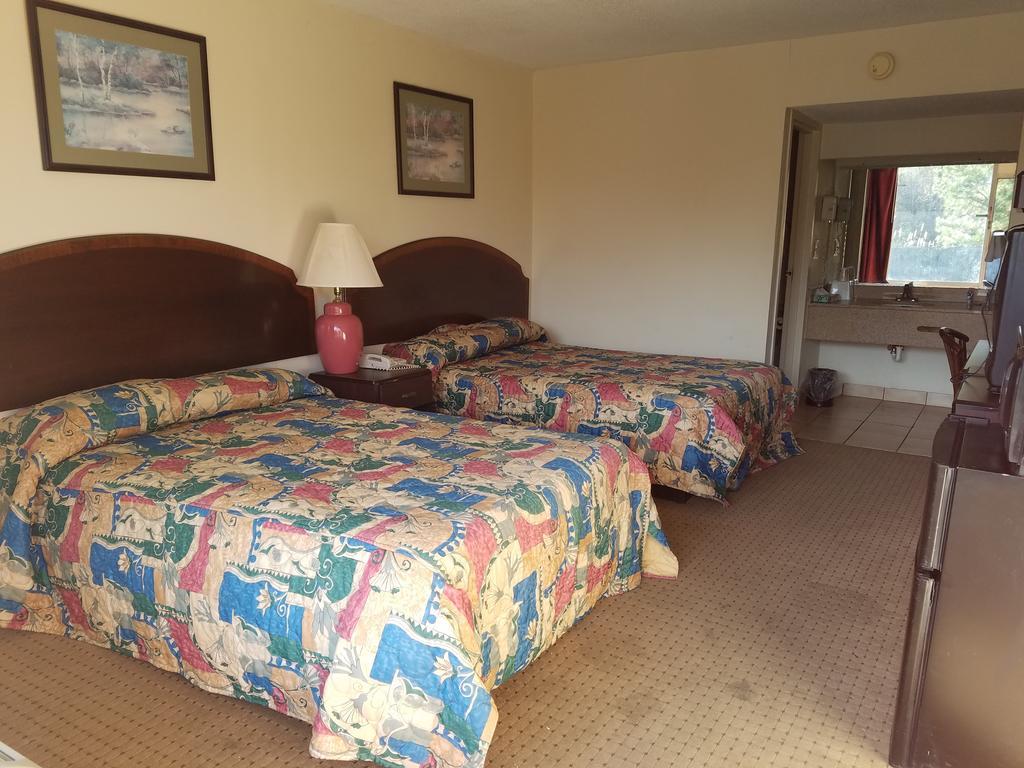 American Inn Skippers/Emporia Area Экстерьер фото